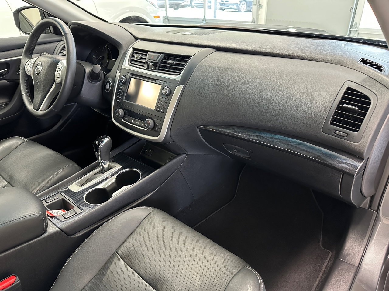 Used 2016 Nissan Altima 2.5 SL w/ 2.5 Technology Package image 26