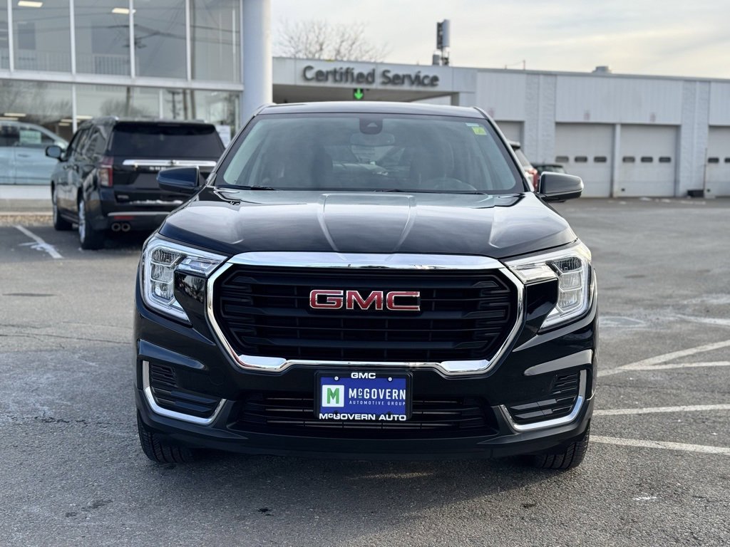 Used 2024 GMC Terrain SLE image 10