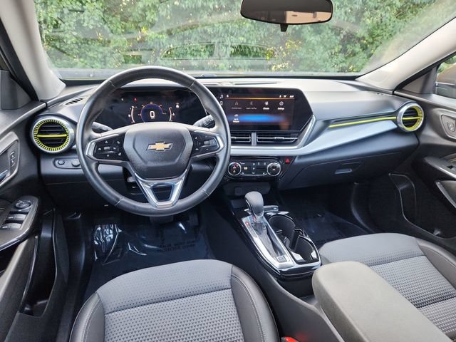 Used 2024 Chevrolet Trax LT w/ Driver Confidence Package FWD image 33