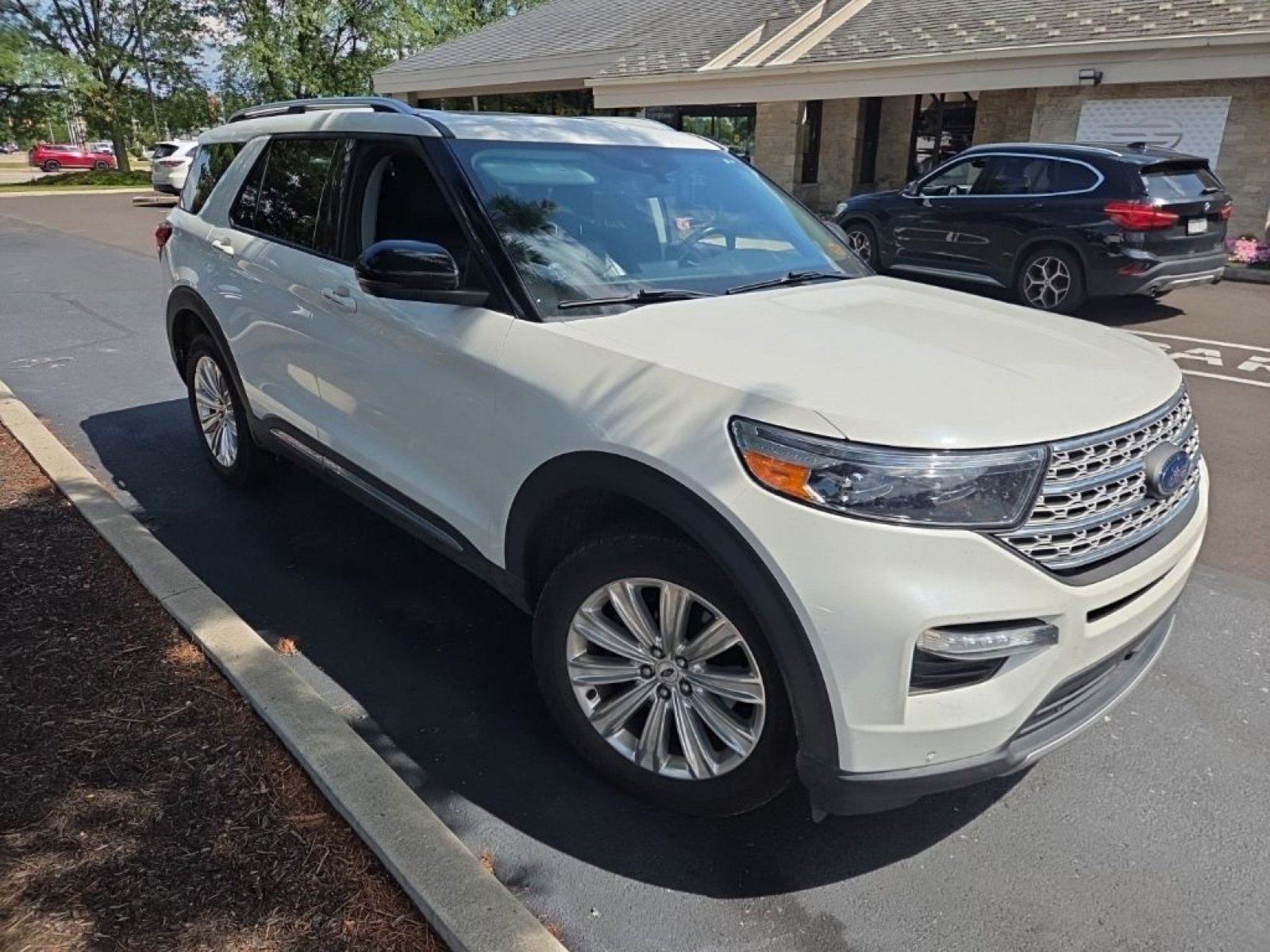 Used 2021 Ford Explorer Limited w/ Hybrid Equipment Group 310A AWD/4WD image 11