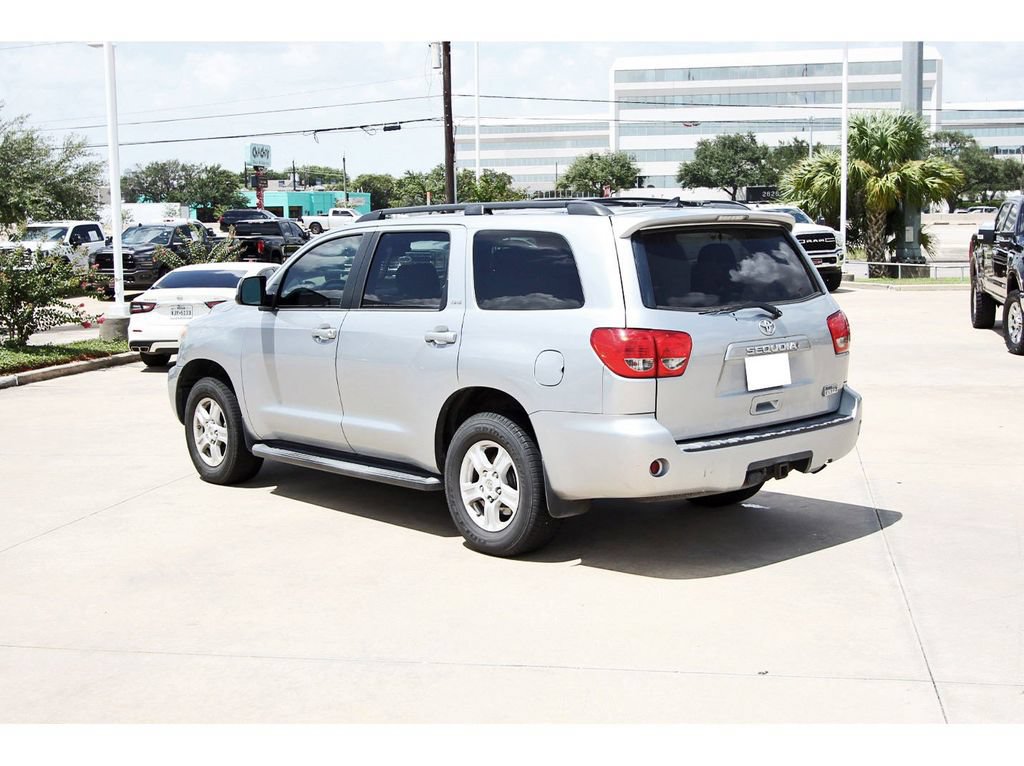 Used 2014 Toyota Sequoia SR5 RWD image 4