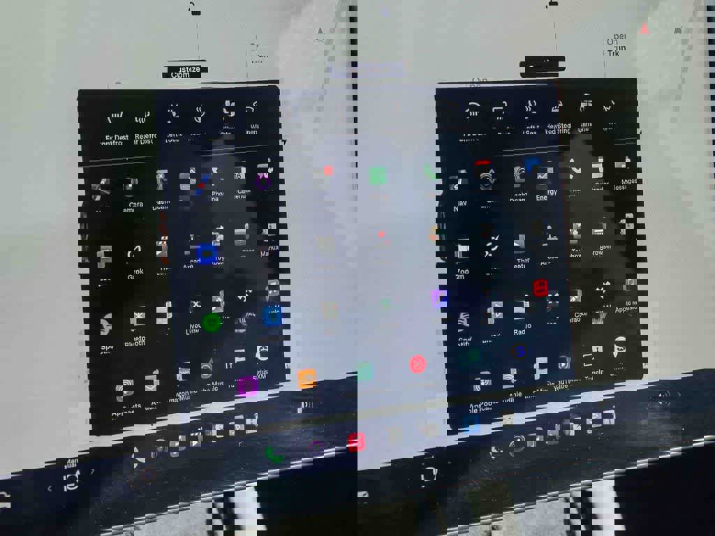 Used 2024 Tesla Model Y Performance image 20