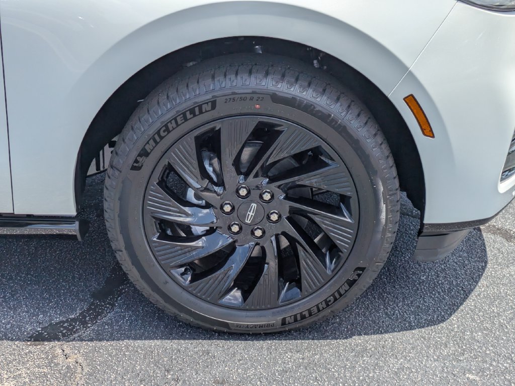 New 2027 Lincoln Navigator Reserve w/ Jet Appearance Package AWD/4WD image 11