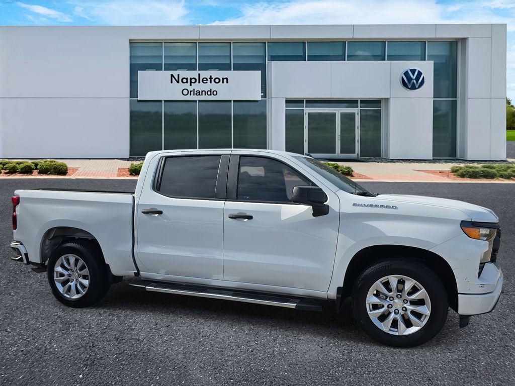 Used 2023 Chevrolet Silverado 1500 Custom image 3