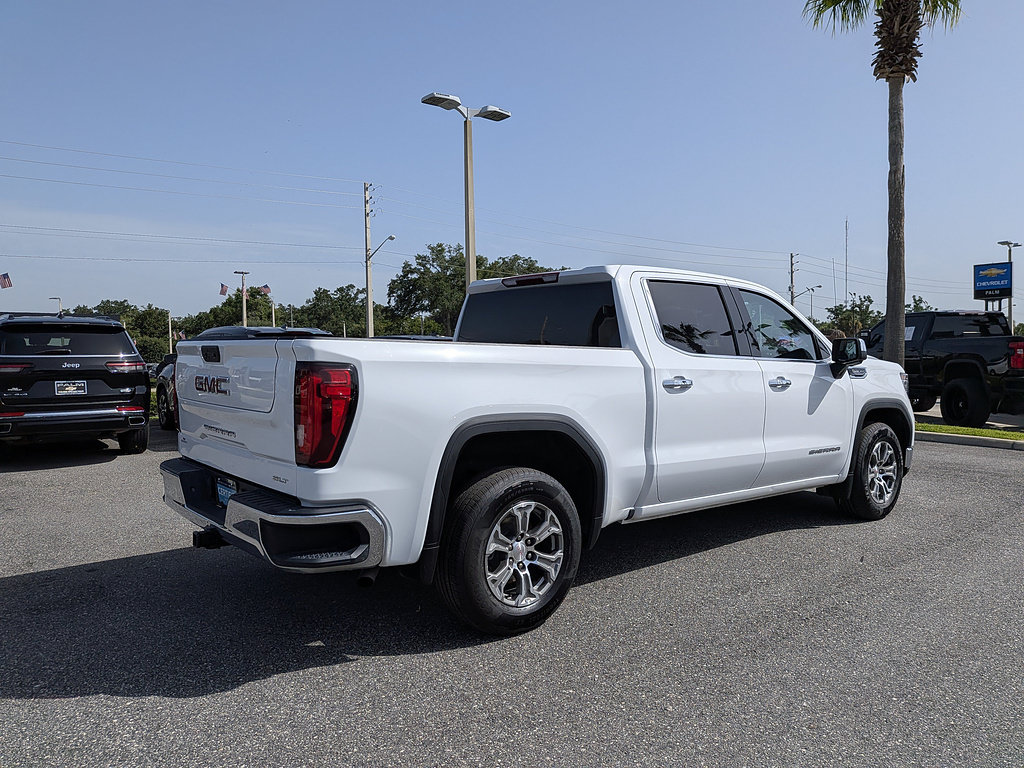Certified 2025 GMC Sierra 1500 SLT RWD image 3