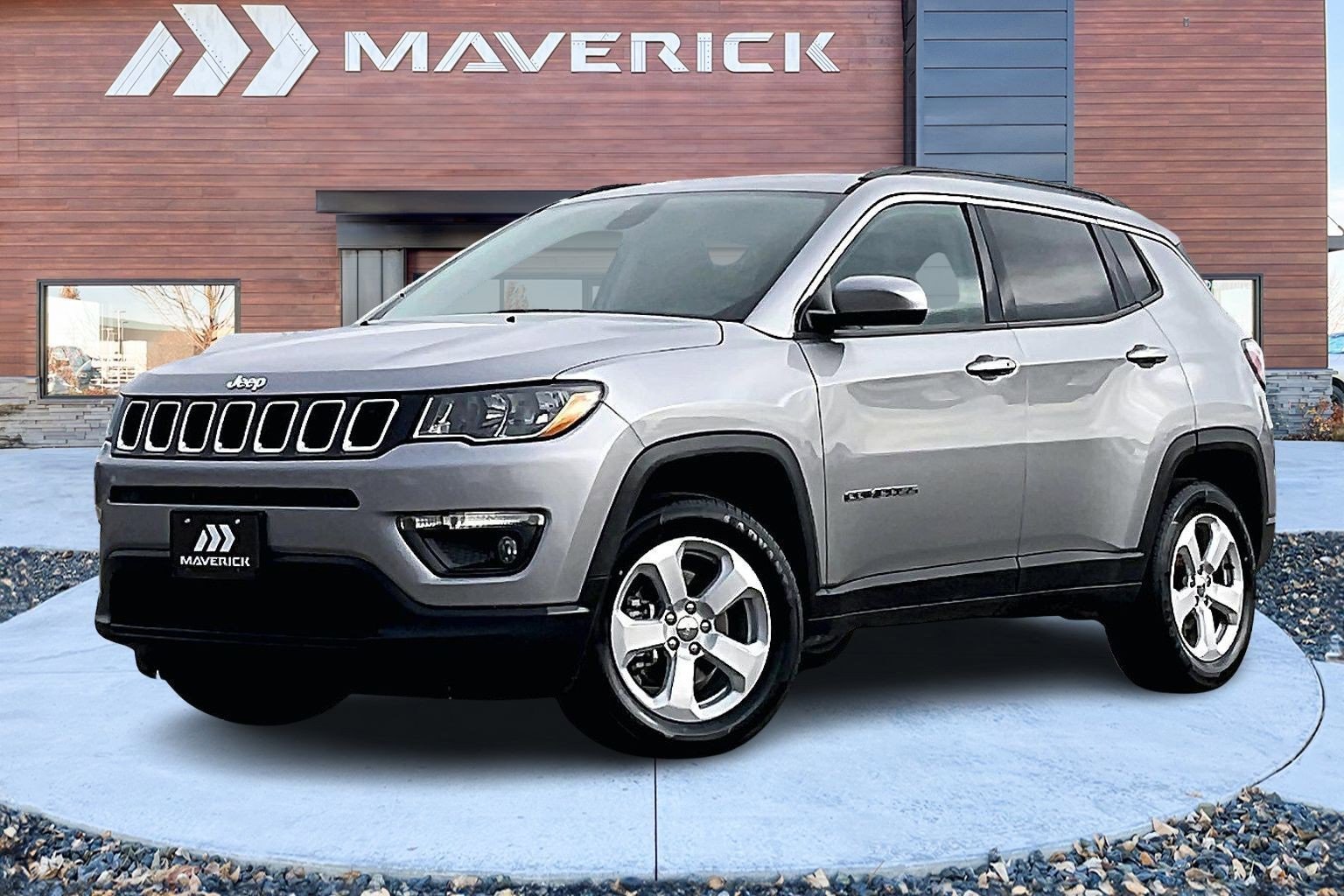 Used 2018 Jeep Compass Latitude image 3