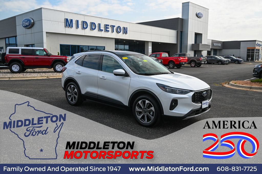 Used 2024 Ford Escape Platinum w/ Class II Trailer Tow Package AWD/4WD image 1