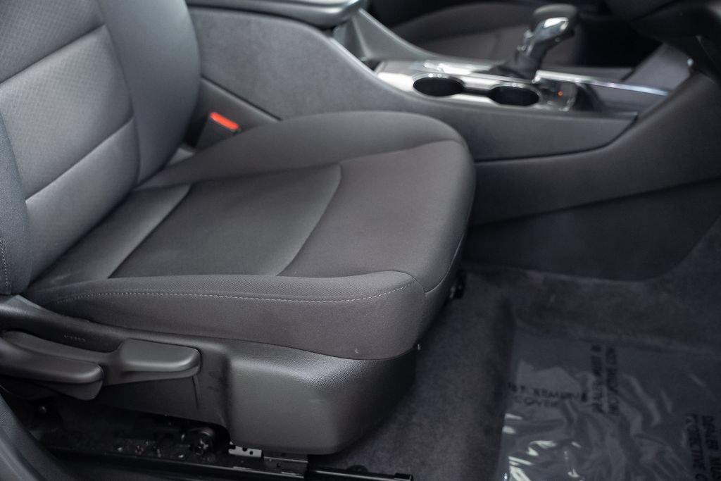 Used 2025 Chevrolet Malibu LT FWD image 25