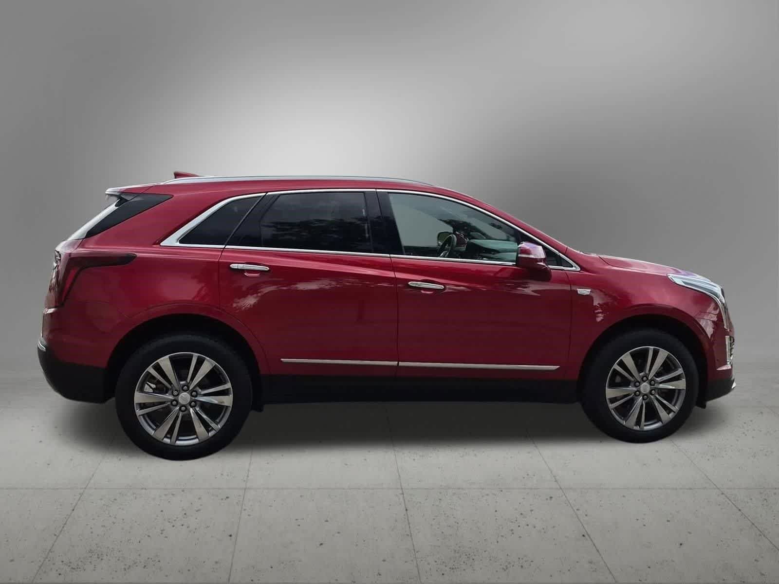 Used 2025 Cadillac XT5 Premium Luxury w/ Technology Package FWD image 7