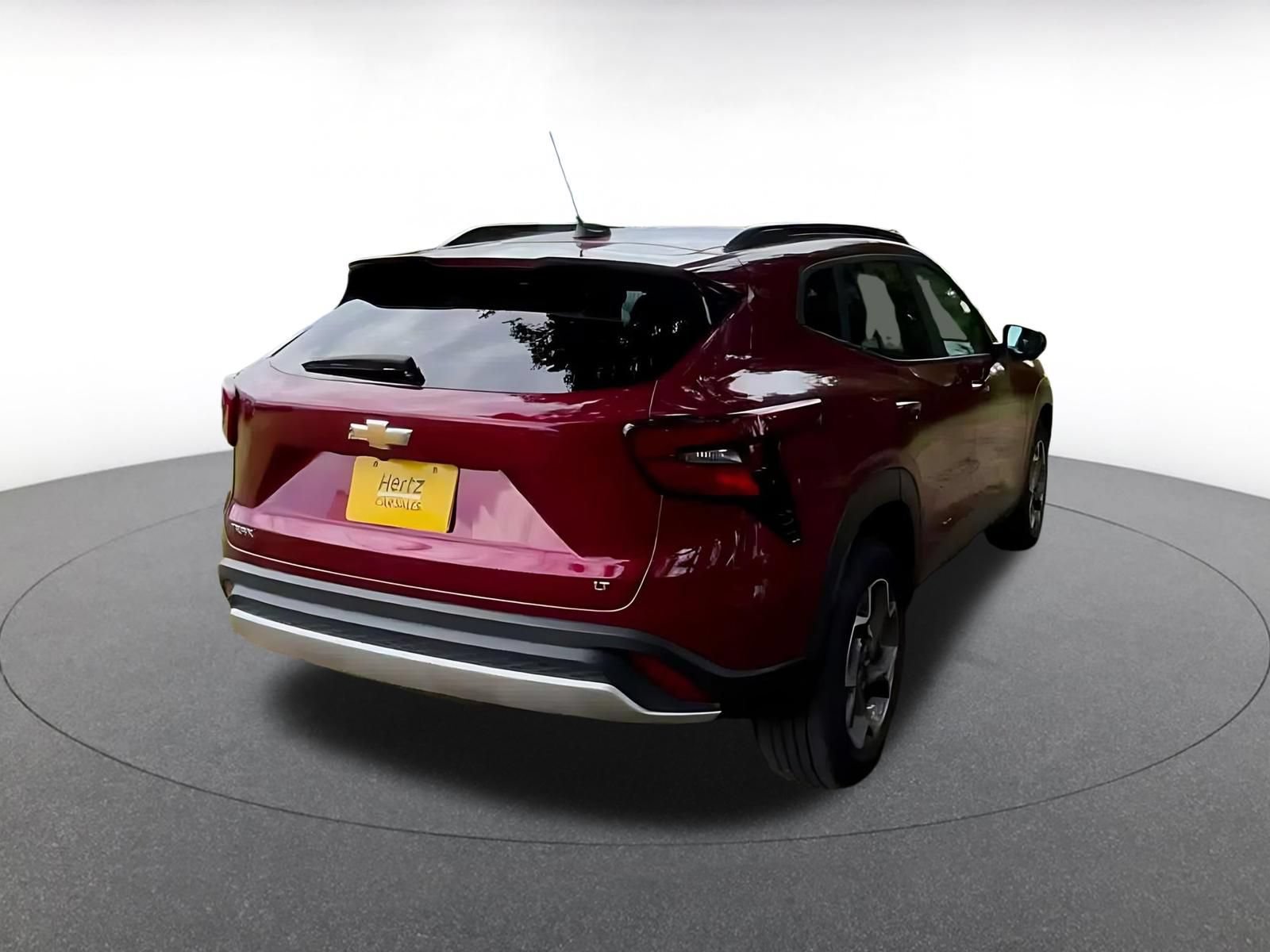 Used 2025 Chevrolet Trax LT FWD image 13