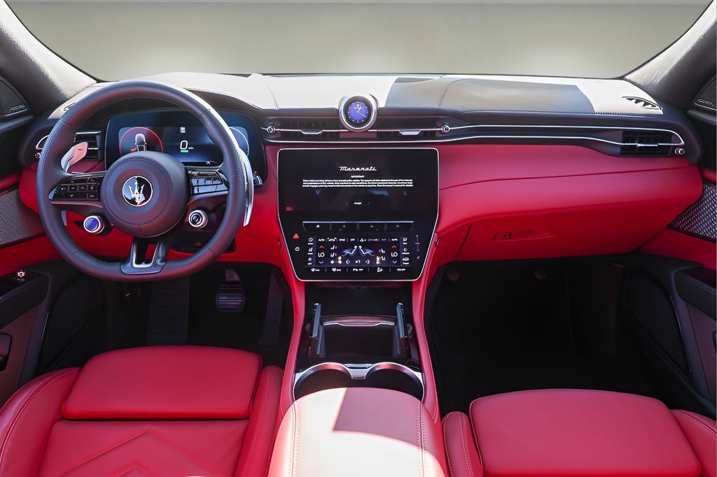 New 2025 Maserati Grecale Folgore AWD/4WD image 9