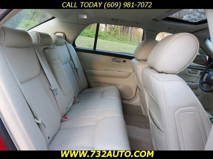 Used 2009 Cadillac DTS w/ Sun And Sound Package FWD image 30