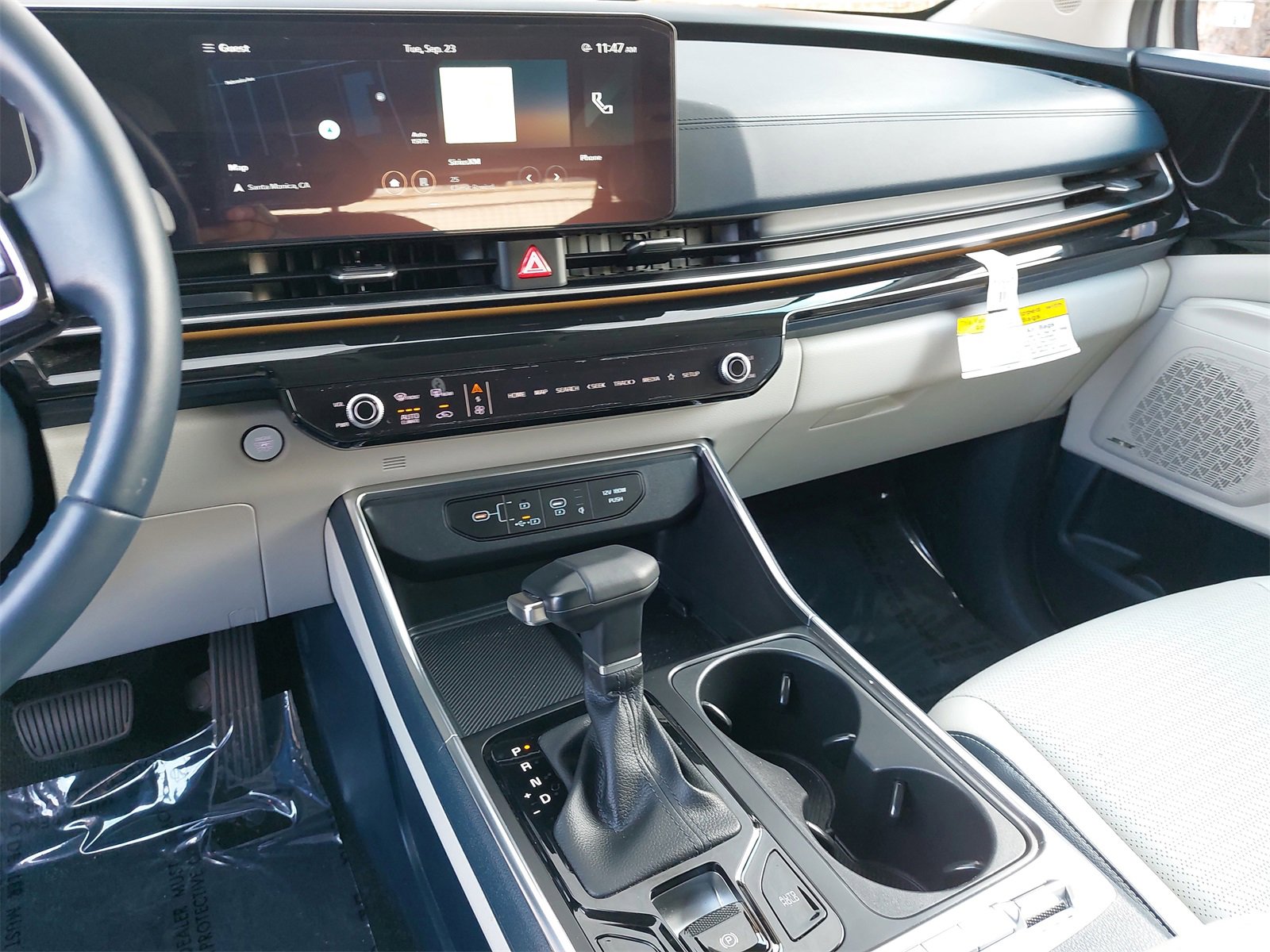 Certified 2025 Kia Carnival SX Prestige image 26