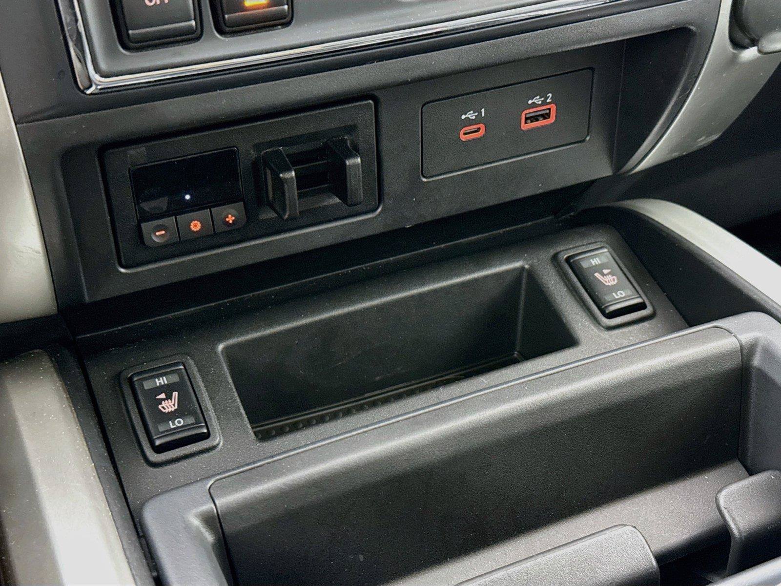 Used 2021 Nissan Titan SV w/ SV Convenience Package RWD image 25