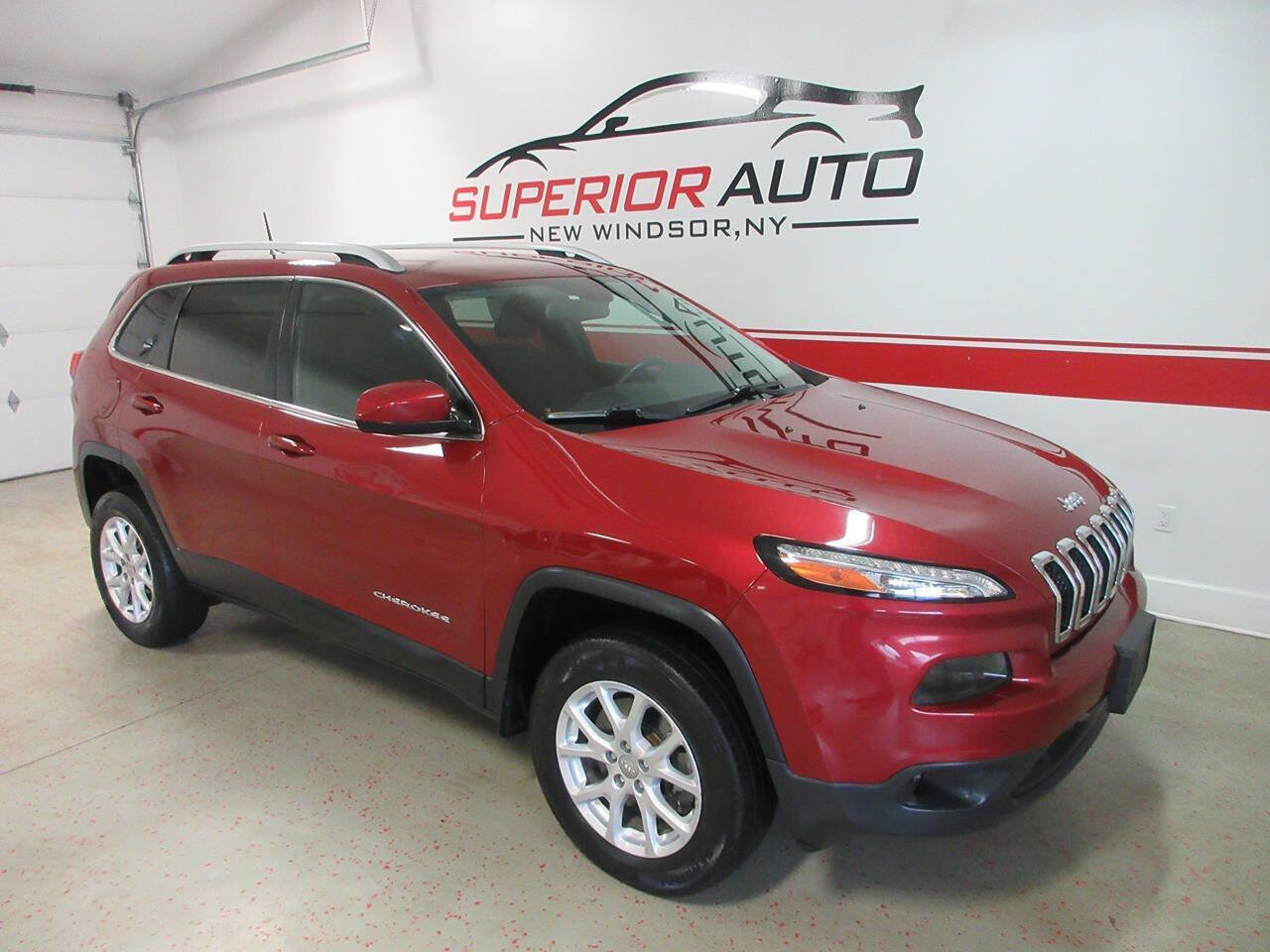 Used 2016 Jeep Cherokee Latitude w/ Cold Weather Group AWD/4WD image 6