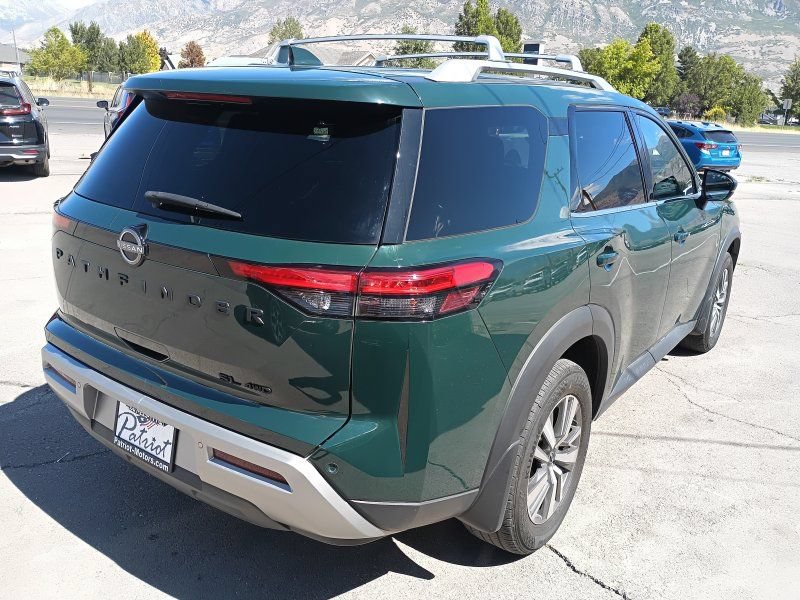 Used 2023 Nissan Pathfinder SL w/ Black Appearance Package AWD/4WD image 5