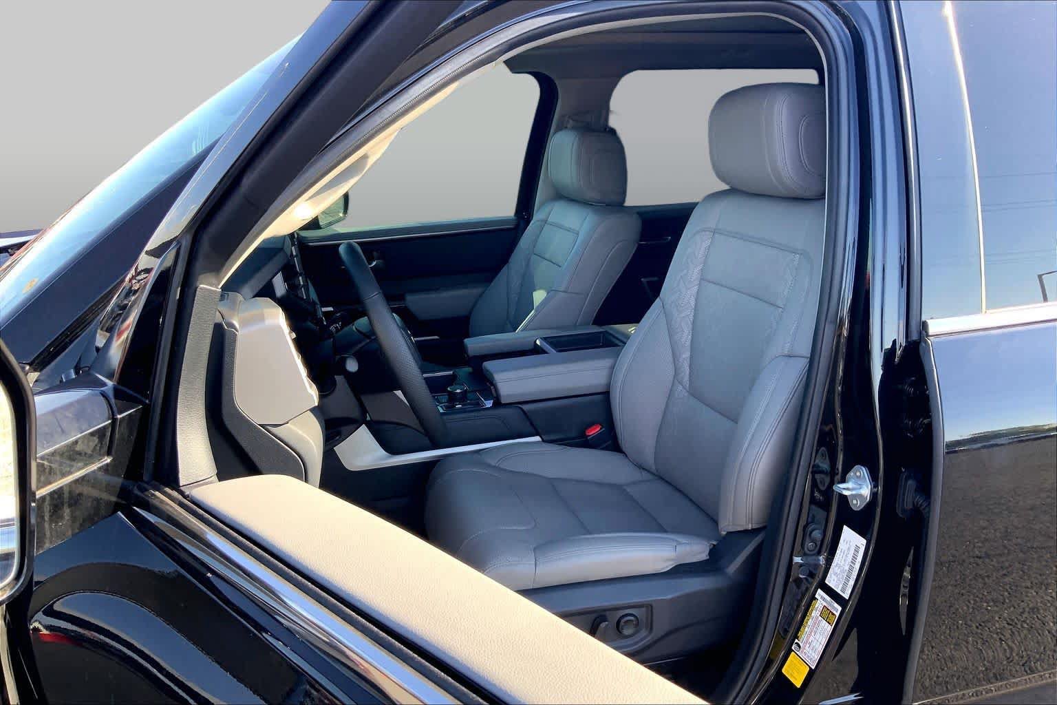 Used 2023 Toyota Tundra Limited AWD/4WD image 8
