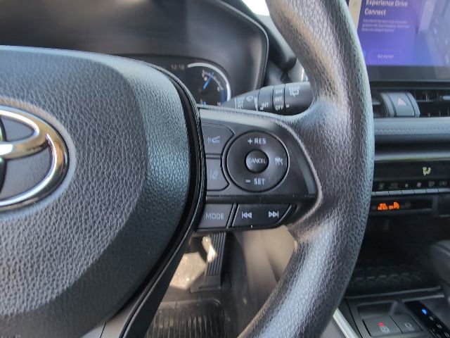 Used 2025 Toyota RAV4 XLE image 16