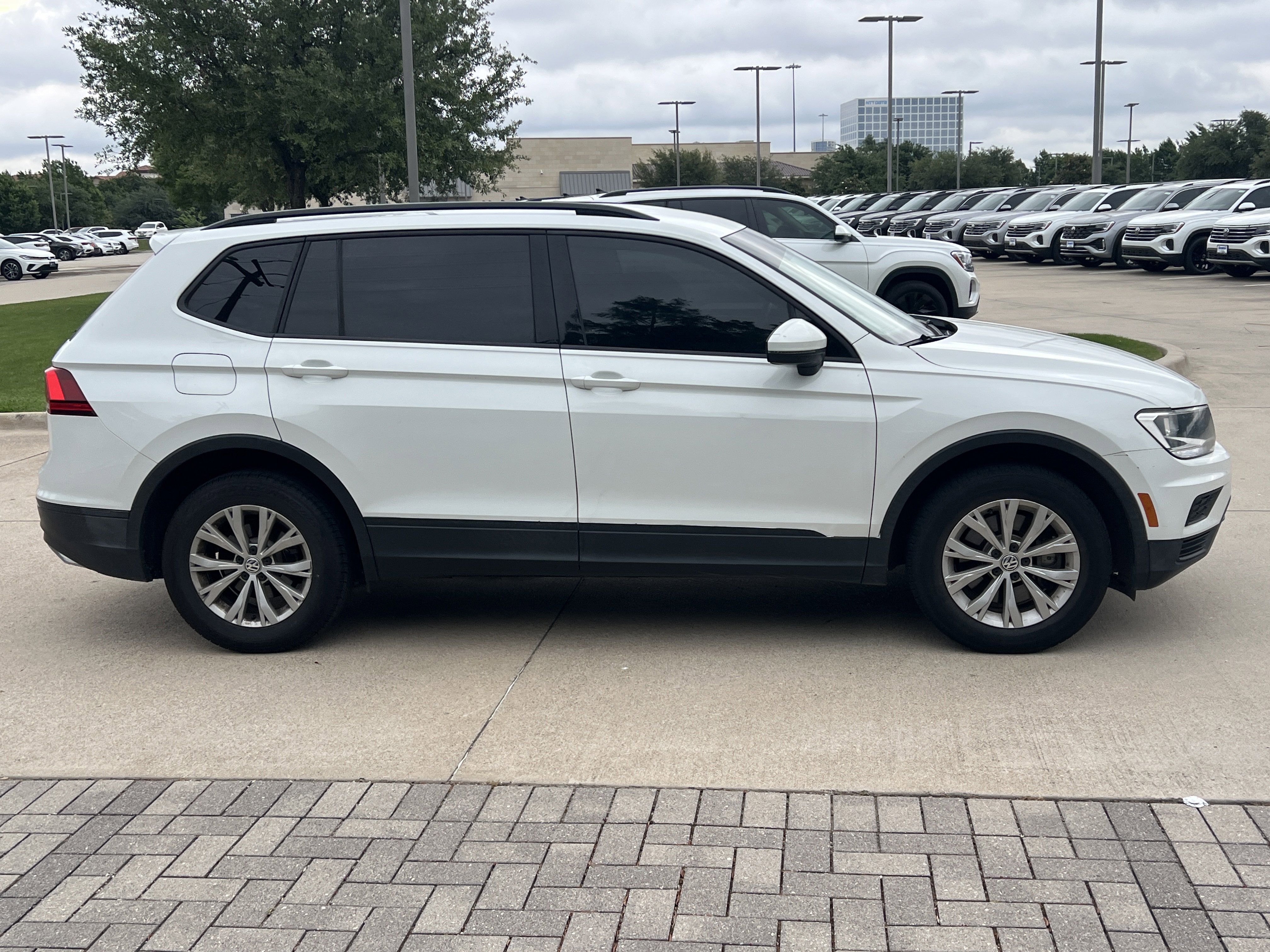Used 2018 Volkswagen Tiguan S FWD image 11