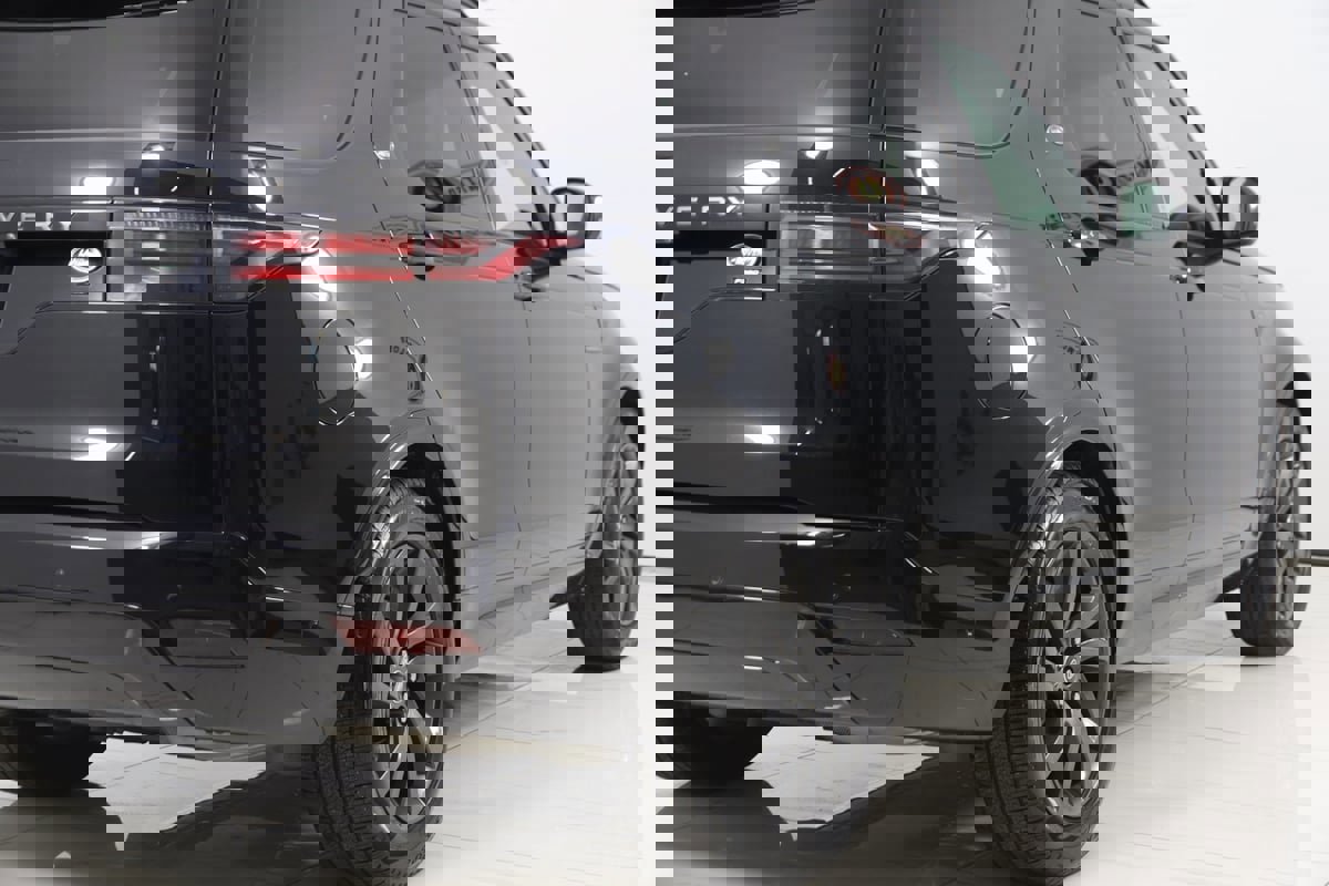 Used 2023 Land Rover Discovery S R-Dynamic image 49