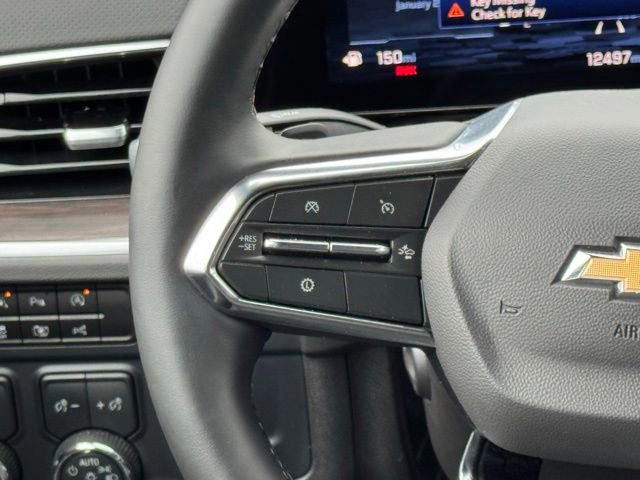 Used 2025 Chevrolet Suburban Premier image 27