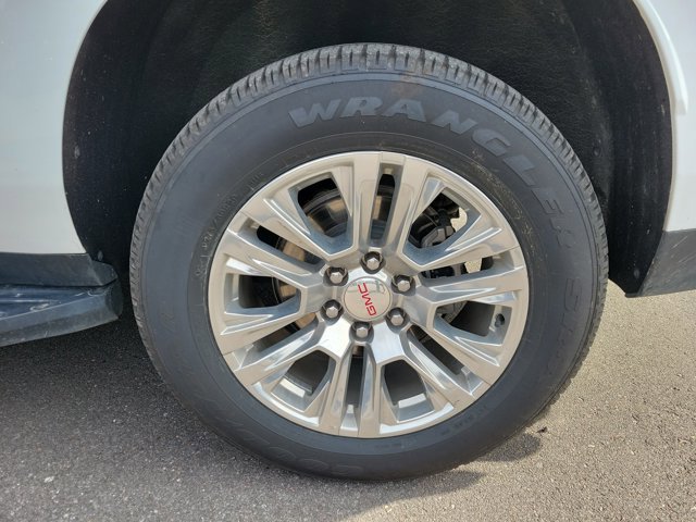 Used 2024 GMC Yukon XL Denali image 32