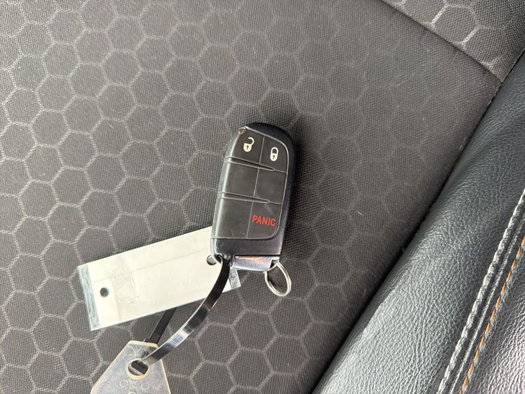 Certified 2021 Jeep Compass Latitude image 34