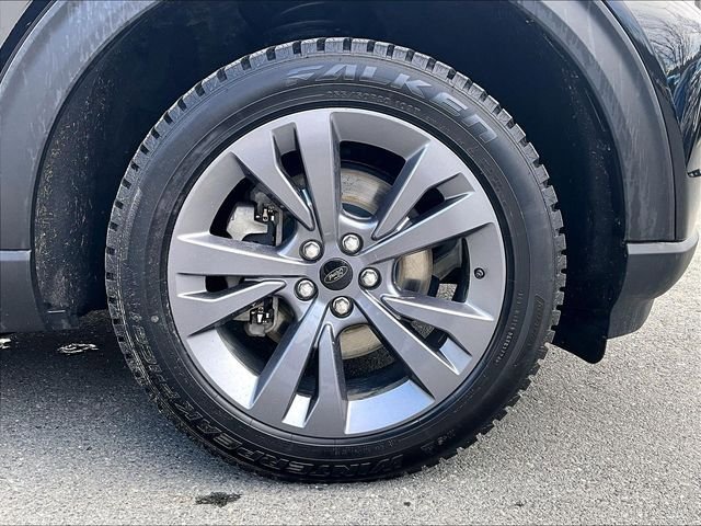 Used 2024 Ford Explorer XLT w/ Equipment Group 202A AWD/4WD image 9