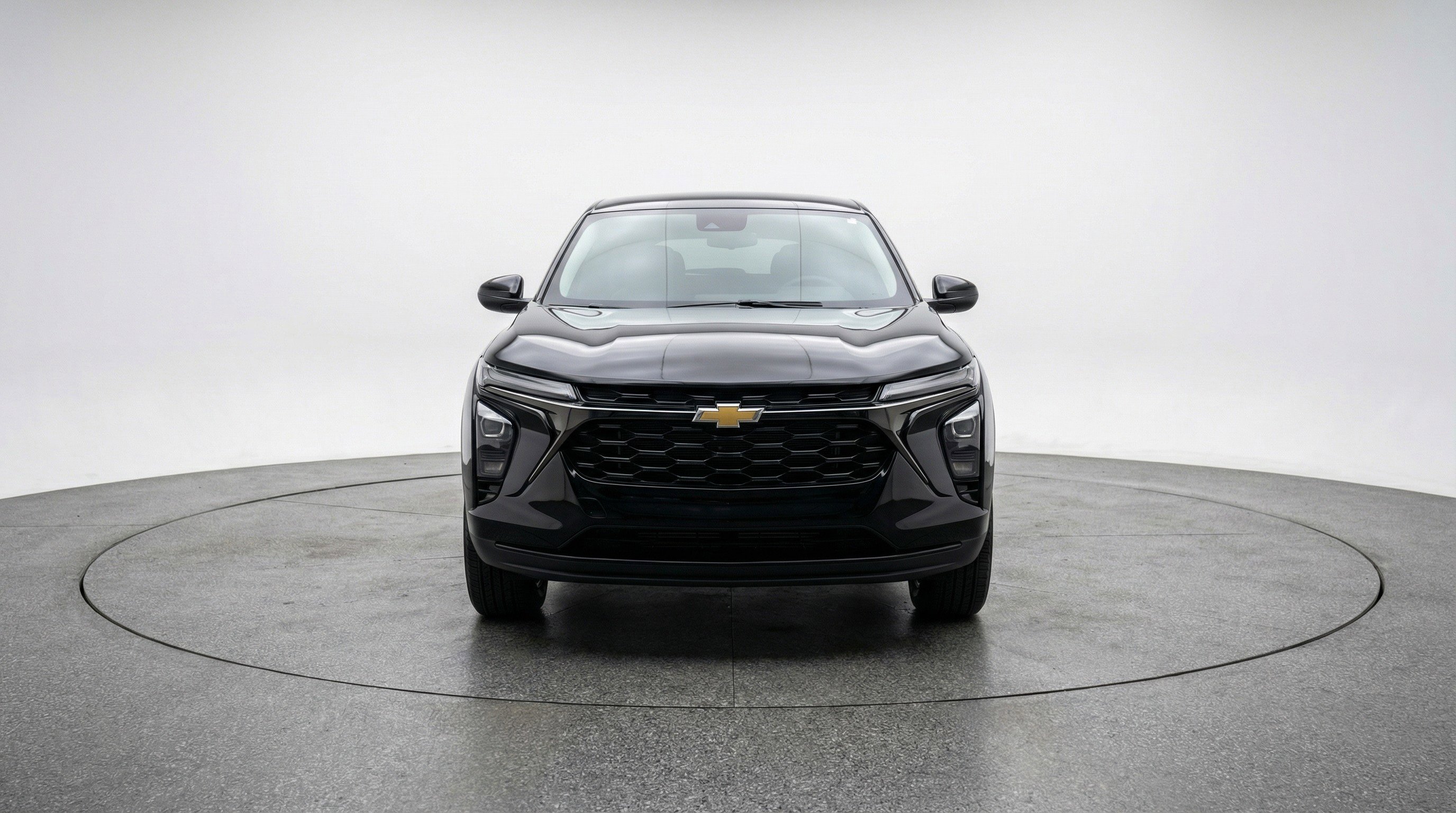 Used 2025 Chevrolet Trax LT image 2