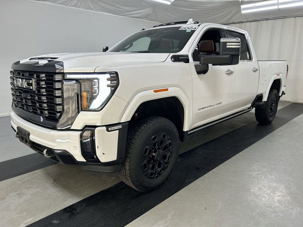 Used 2024 GMC Sierra 3500 Denali Ultimate AWD/4WD image 5