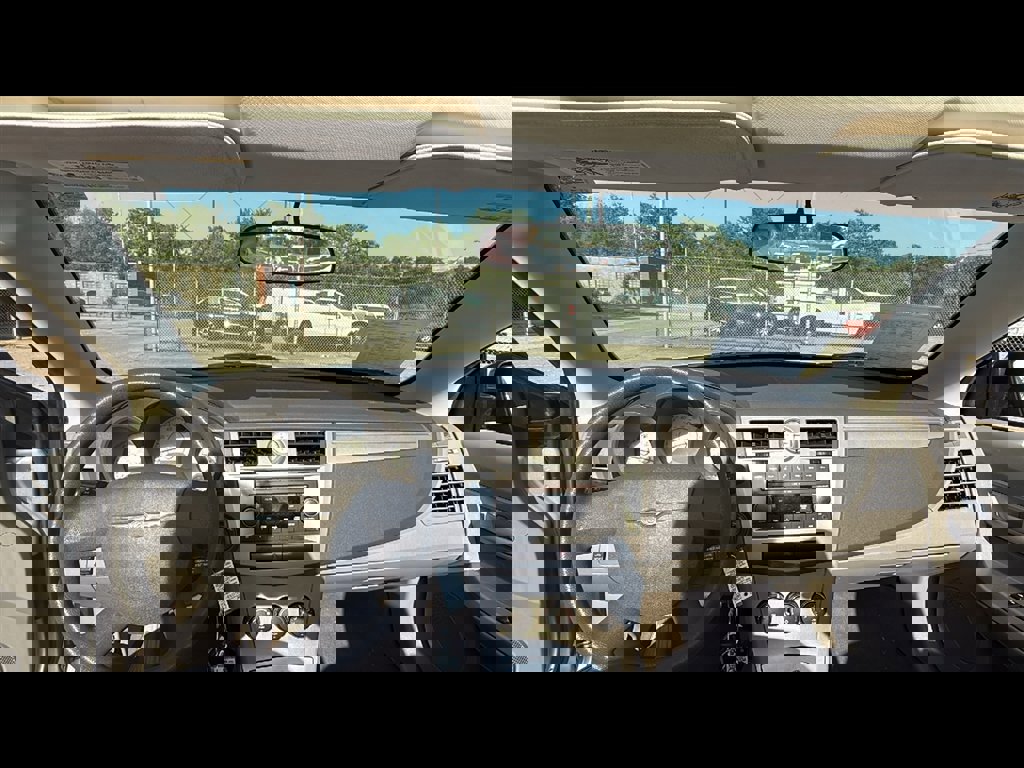 Used 2008 Chrysler Sebring LX image 11