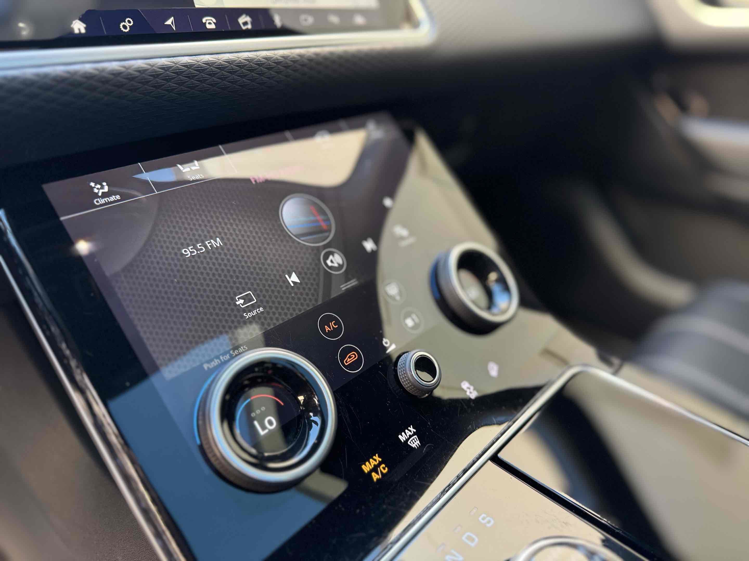 Used 2020 Land Rover Range Rover Velar R-Dynamic S image 59