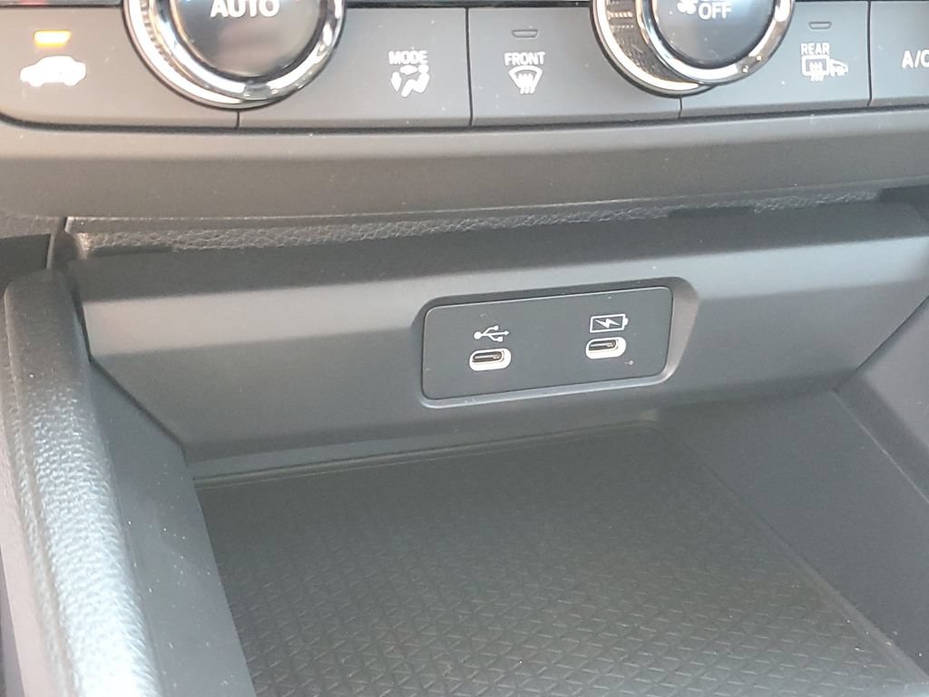 Used 2025 Honda Accord SE image 17