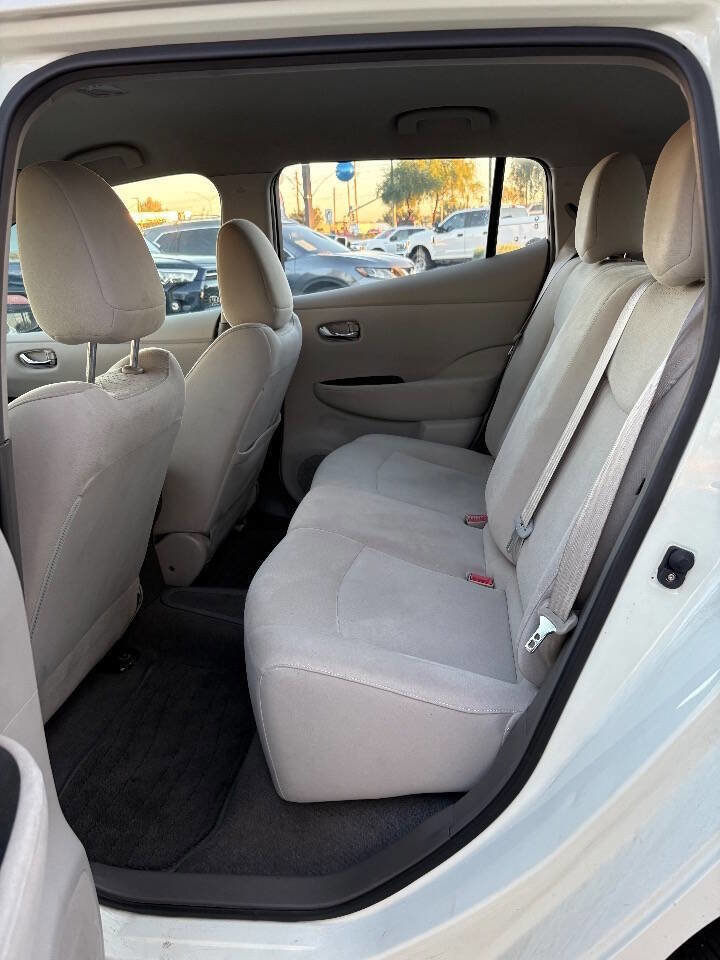 Used 2011 Nissan Leaf SL image 24