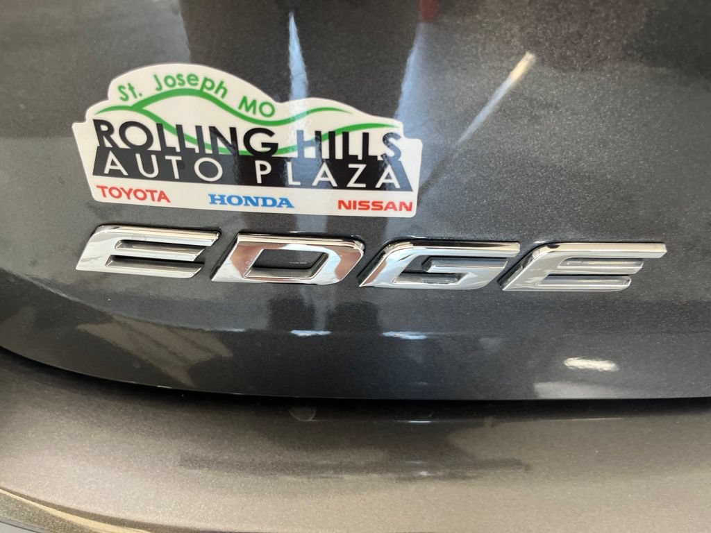 Used 2017 Ford Edge SEL w/ Equipment Group 201A AWD/4WD image 45