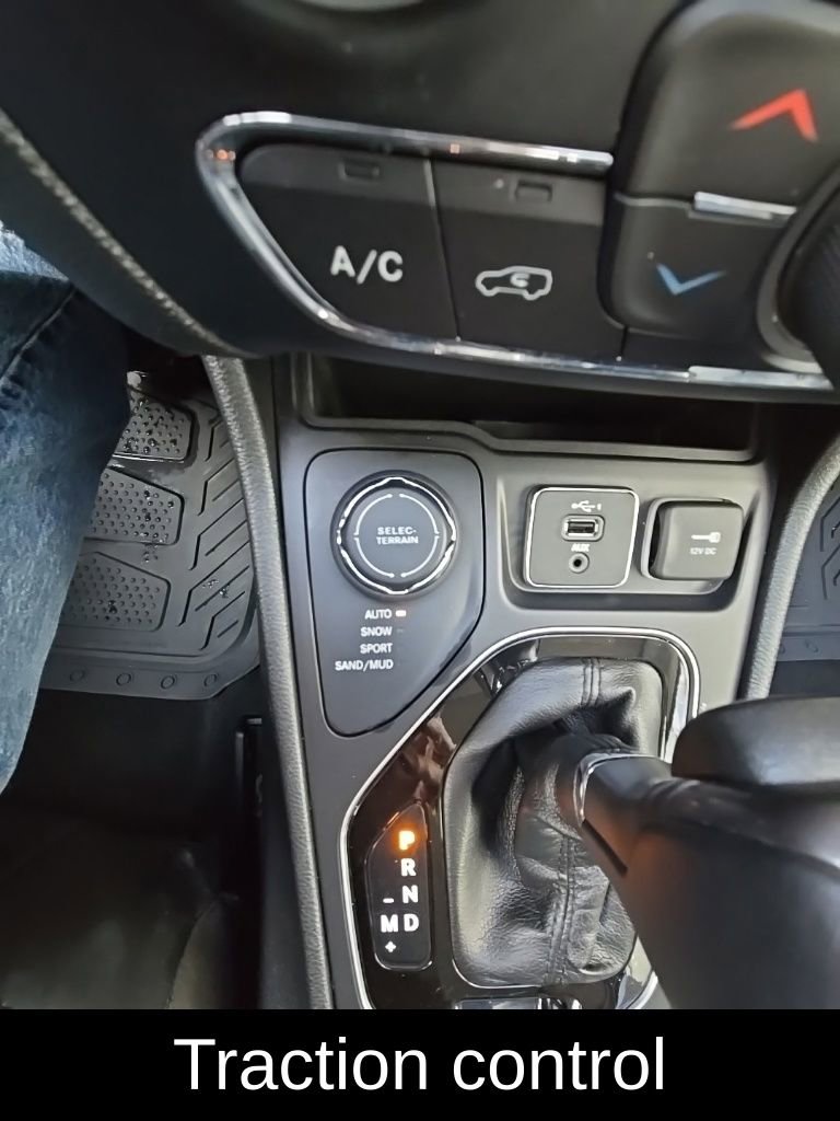 Used 2019 Jeep Cherokee Limited image 20