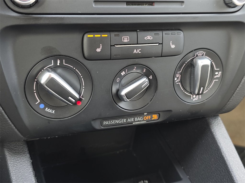 Used 2014 Volkswagen Jetta SE image 30