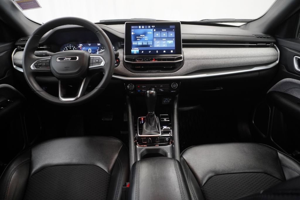 Certified 2023 Jeep Compass Latitude image 25