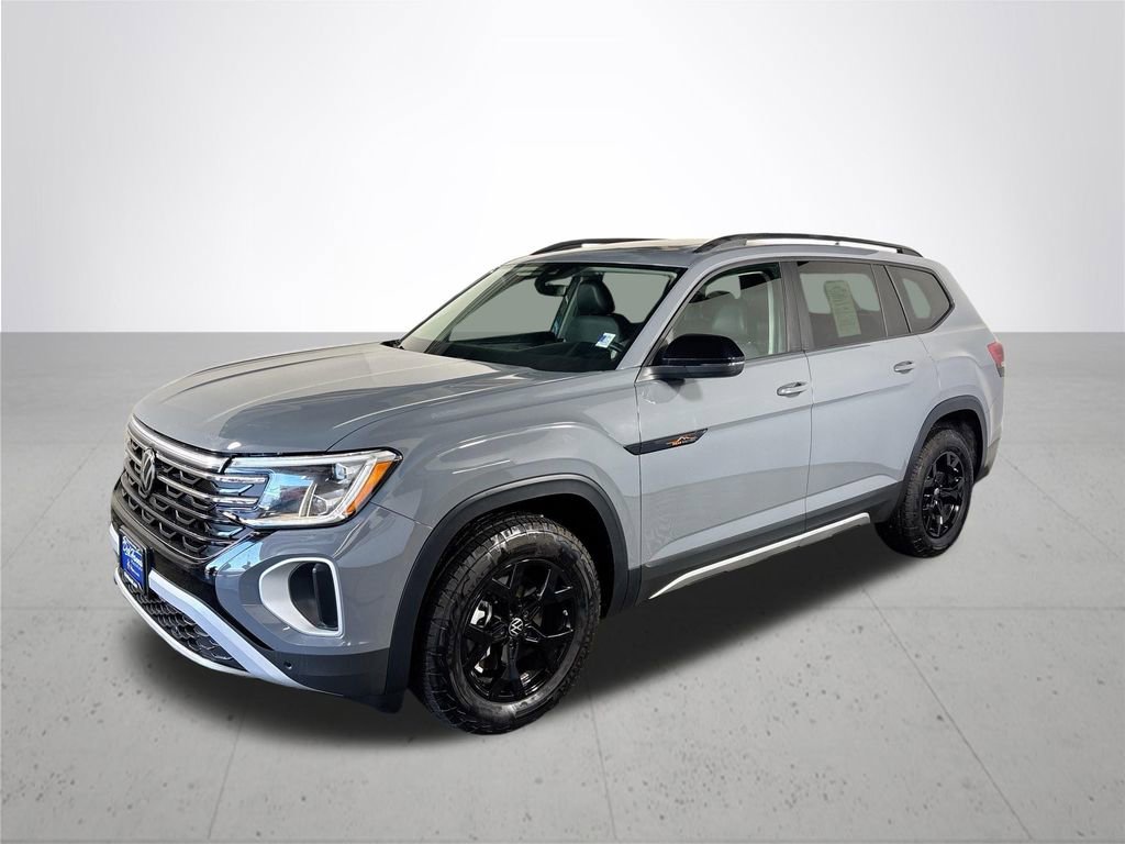 Certified 2025 Volkswagen Atlas Peak Edition SE image 2