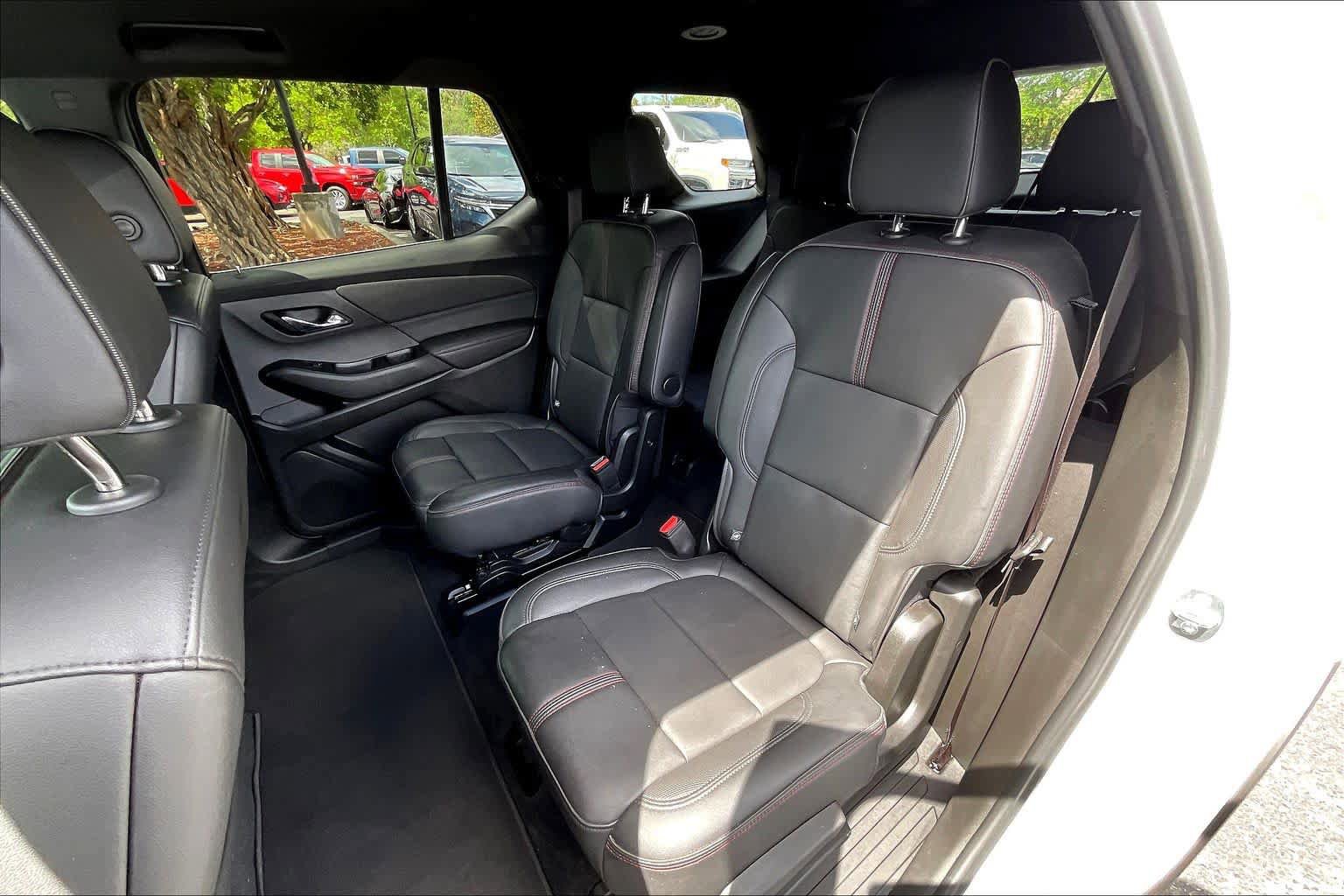 Certified 2023 Chevrolet Traverse RS FWD image 25