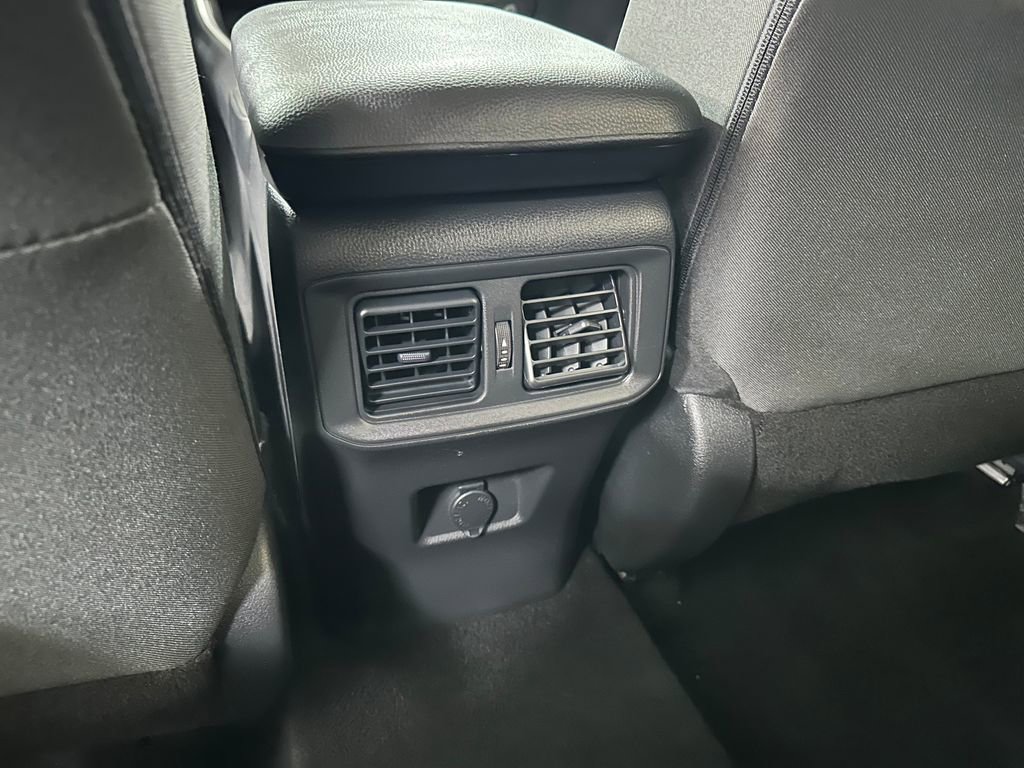 Used 2023 Toyota RAV4 LE AWD/4WD image 35