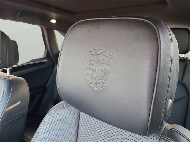 Used 2023 Porsche Macan Turbo image 18