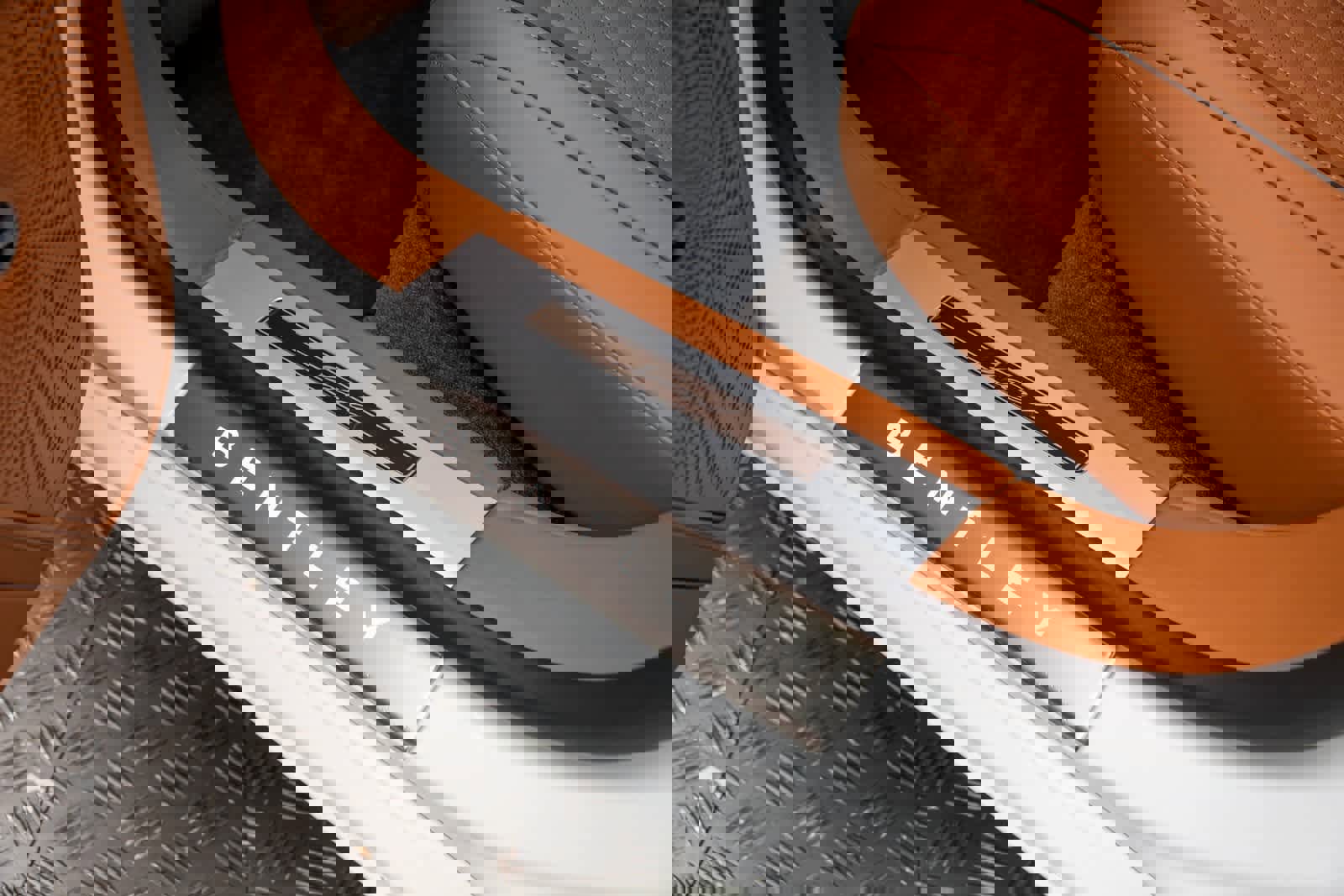 Used 2023 Bentley Flying Spur W12 image 44