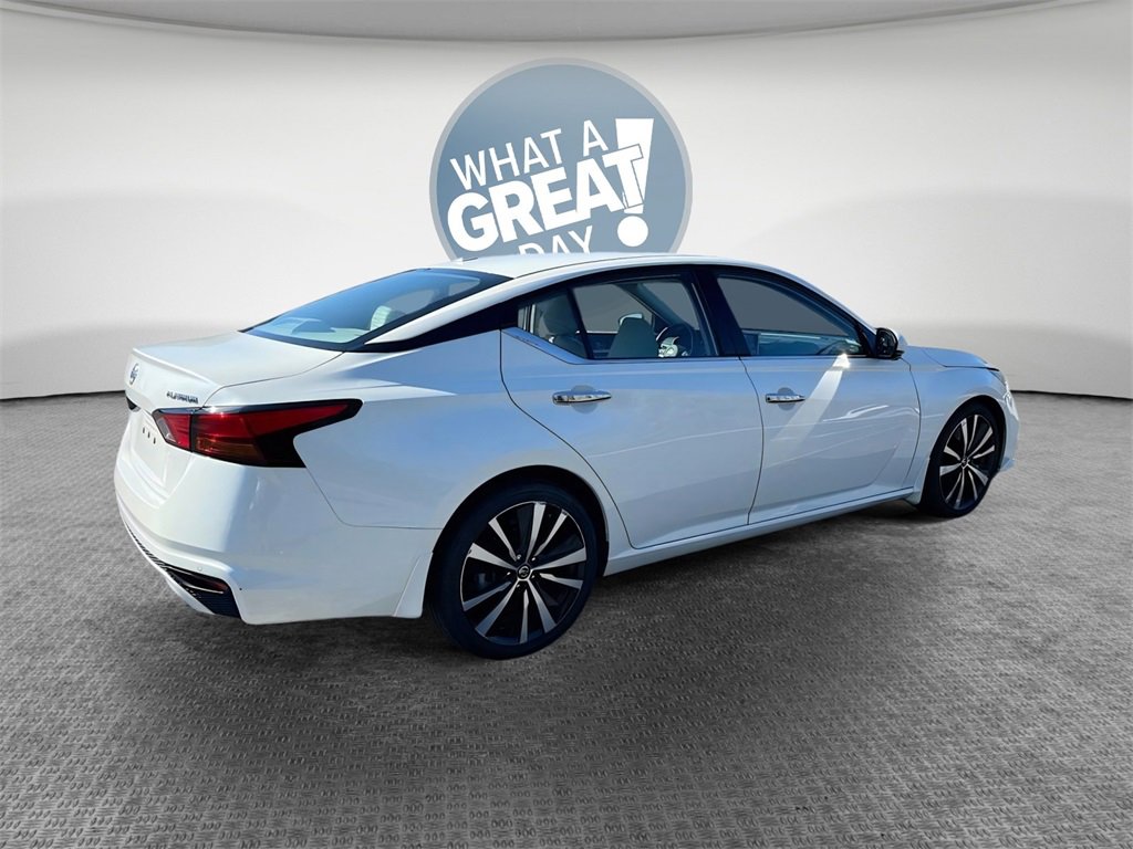 Used 2019 Nissan Altima 2.5 Platinum image 3