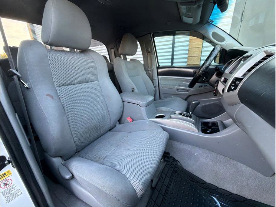 Used 2010 Toyota Tacoma 4x4 Access Cab V6 image 4