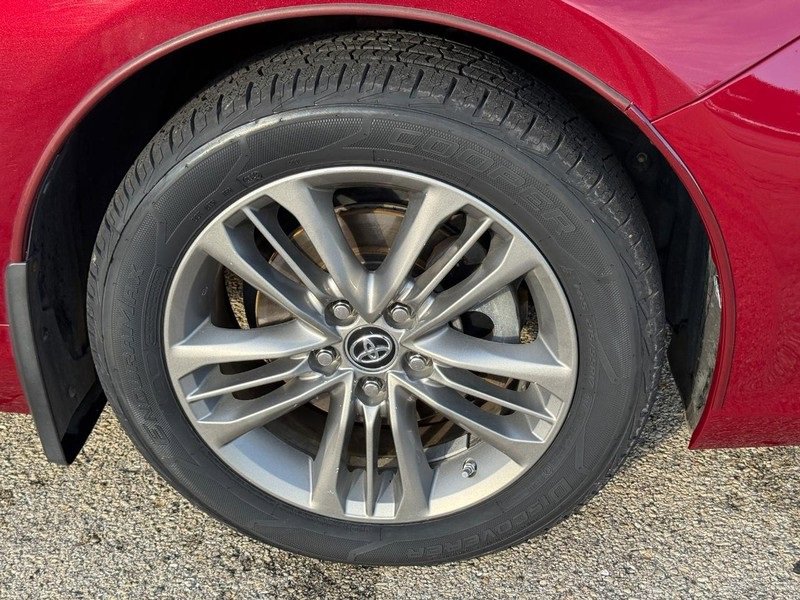 Used 2015 Toyota Camry SE image 10