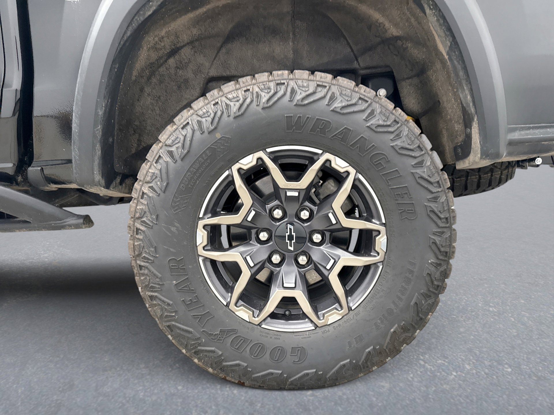 Used 2025 Chevrolet Colorado ZR2 AWD/4WD image 13