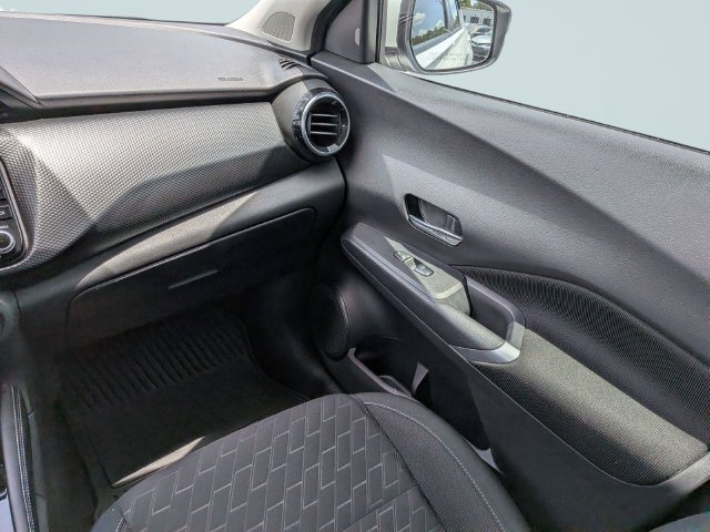 Used 2024 Nissan Kicks SV FWD image 16
