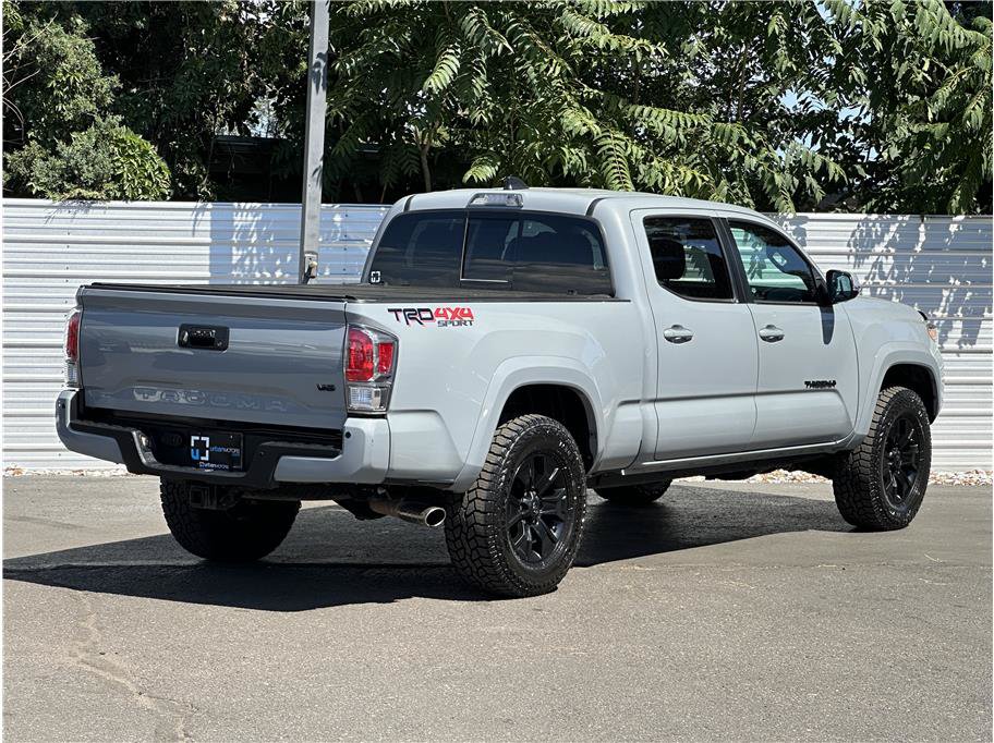 Used 2020 Toyota Tacoma TRD Sport w/ TRD Premium Sport Package AWD/4WD image 10