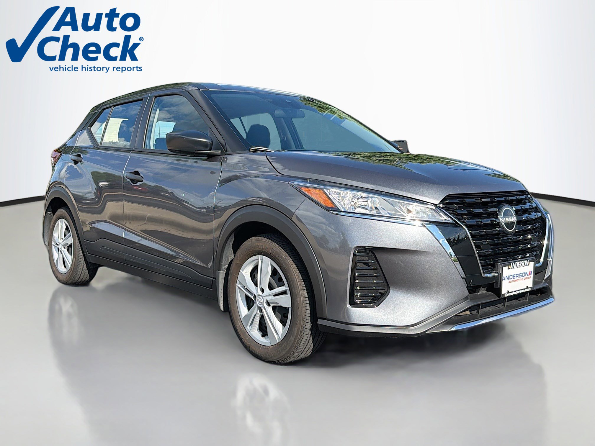 Used 2023 Nissan Kicks S FWD image 1